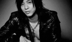 严铮照片,光影中的音乐传奇