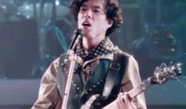 黄贯中年轻照片,从青涩少年到摇滚巨星