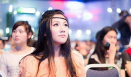 三个美女主播豪宅