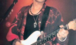 黄贯中年轻照片,从青涩少年到摇滚巨星