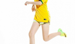 足球女主播走光,赛场焦点变尴尬瞬间